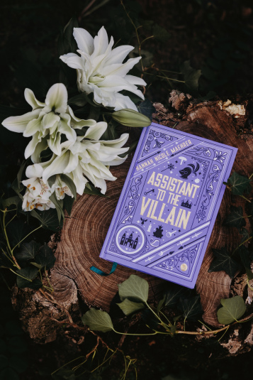 calix-assistant-to-the-villain-1